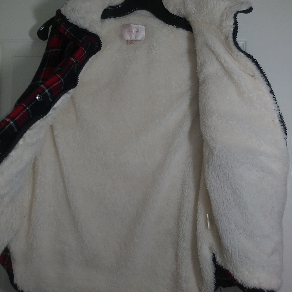 Vest - Picture 4 of 5